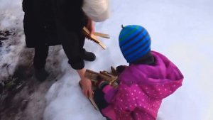 ВЛОГ: Топим печку у бабушки