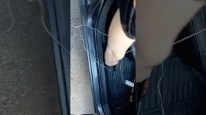 Не до конца открывается дверь на ладе гранте/калине/датсуне.