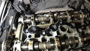 Kia Sportage III что под клапанной крышкой G4KD после 323 000 километров.