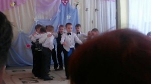 Утренник в детском саду (танец моряков) 2014-03-06