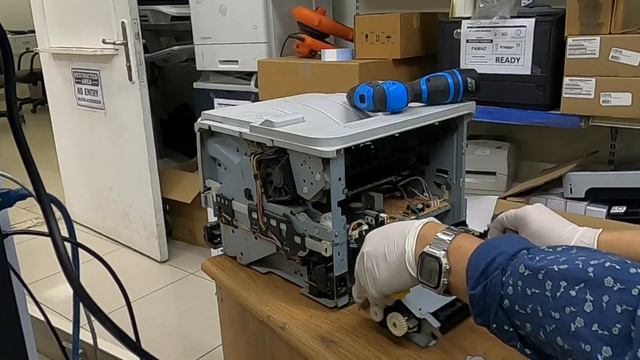 How to Fix P2055 Printer Stuck in Initializing Mode смотреть онлайн