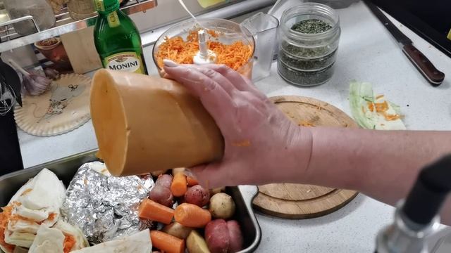 Так интересно и вкусно я капусту еще не готовила, а Шеф квасит ежегодно. Вкусный Воскресник
