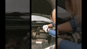 КАК Я СНИМАЮ АККУМУЛЯТОР.  KIA RIO. Осень. Октябрь.