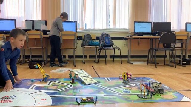 Занятие в студии "Образовательная робототехника"