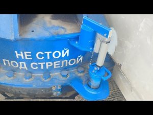 Работы привалило! Куча разных грузов. Электропривод стопора поворотной части, сабвуфер в крановую.