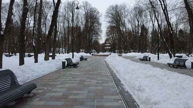 Хозяин ресторана решил проучить персонал и назначил шефом бывшую зэчку... А когда вернулся, оцепене смотреть онлайн