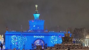 LIVE*MOSCOW: ВДНХ. "Украину" раскрасили в цвета российского флага...