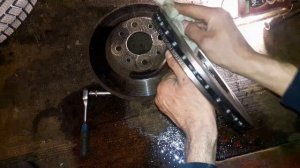 Замена передних тормозных дисков и колодок на Fiat Marea Weekend