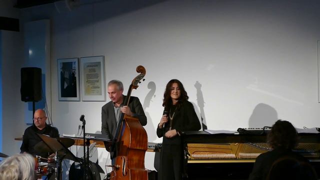 Rachel Montiel - Konzert (03/14) - Jazz in der Wegberger Mühle - Kulturring Wegberg - 2019 - 08:54 смотреть онлайн