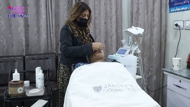 Hydra Facial For Dry Skin Bin hoor Makeup studio II how to make Hydra Facial смотреть онлайн