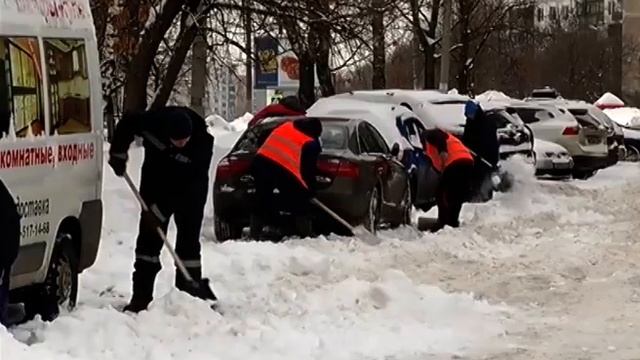 "Снежные выходные" - уборка дорог после снегопада смотреть онлайн