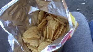 Обзор на чипсы lay's strong "королевская креветка"