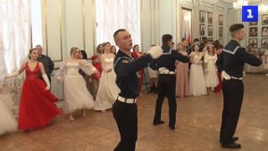 Падеграс, народная кадриль и вальс- в Севастополе состоялся III Юнармейский бал
