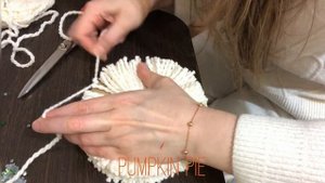 Как сделать помпон для шапки #diy / Making pompon