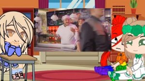 Эта песня маленьких щенят нят нят Папа купи пёсика с малым грудным носиком....