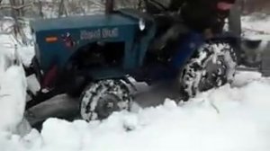 Чистка снега на самодельном минитракторе