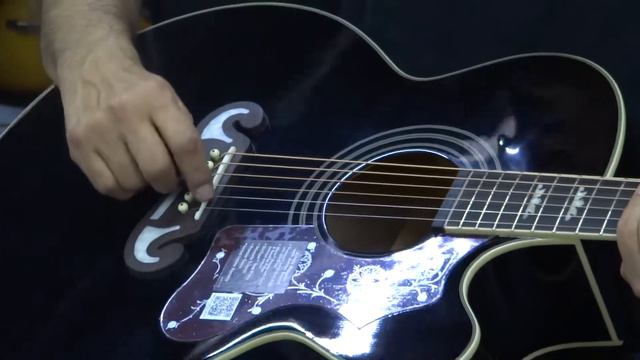Icar Smith prueba la Epiphone EJ200SCE Electroacustica смотреть онлайн