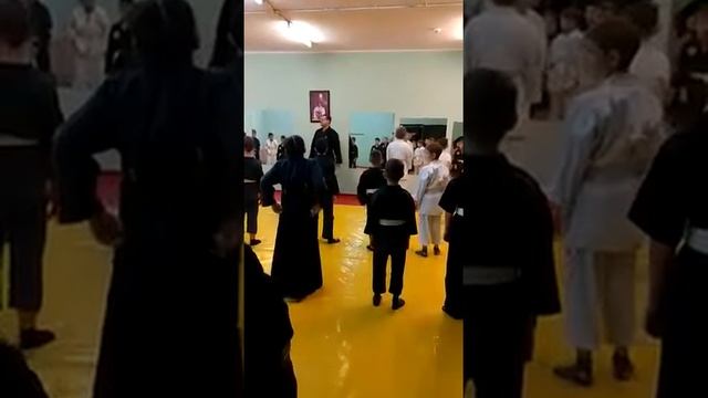 Фрагмент тренировки по айкибудо и айкидо. Разминка смотреть онлайн