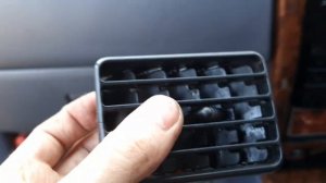 Как снять решётку воздушного канала на Toyota Hilux Surf KZN185 1KZ-TE