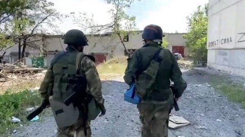 Российские войска и бойцы ЛНР освобождают Северодонецк - стратегически важный город