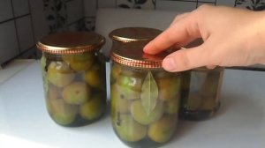 Сливы с лавровым листом на зиму