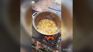 Хреновый рецепт! Картофель айдахо в казане на костре. Дачные рецепты.