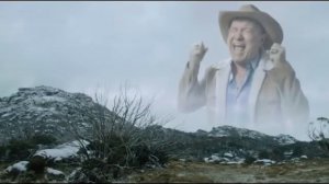 мужик ковбой орет в горах