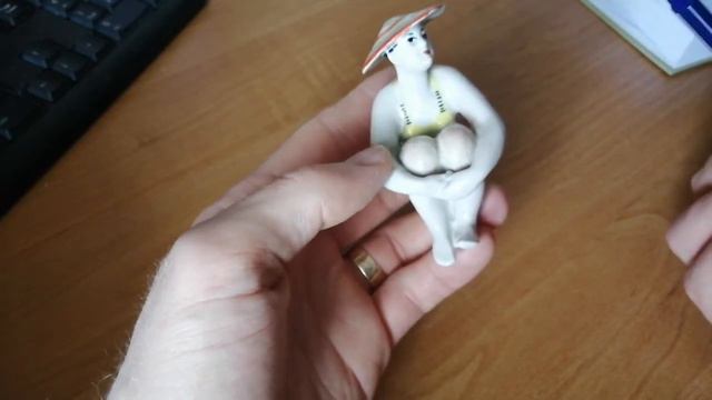 Статуэтка СССР, пляжница. смотреть онлайн