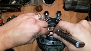 Мотоцикл Урал #70. Снимаем цилиндры, поршни, кольца. Проверим износ.