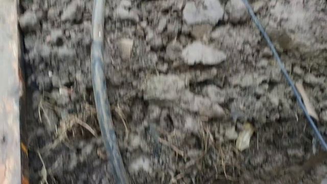 Самоизлив колодца на стройке