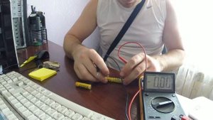 Ток течет от плюса к плюсу ?