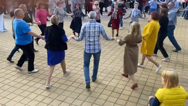 Танцы в парке. 9 мая. Город Солигорск. Беларусь