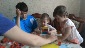 Дидактические игры для детей 4-5 лет. С помощью карточек и конструктора развиваем внимательность.