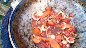 УЗБЕКСКАЯ ШУРПА В КАЗАНЕ НА КОСТРЕ