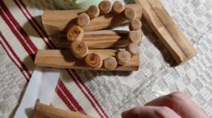 Сандаловое дерево. Сравниваем древесину натурального сандала белого и подделку. Часть 4.