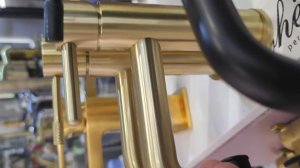 Смеситель для раковины, матовое золото.