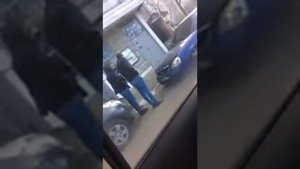Приора, не закроют капот