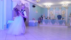 Невероятный танец невесты и отца с сюрпризом