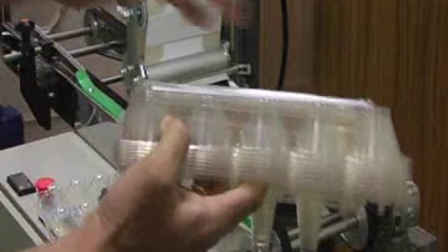 Аппликатор самоклеящейся этикетки на тару сверху LS-109