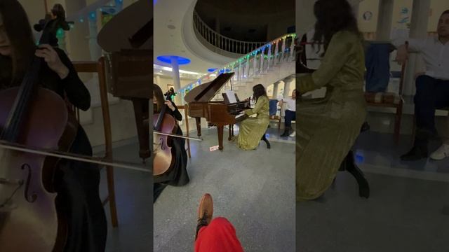 Queen. The Show Must Go On смотреть онлайн