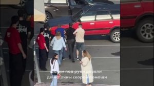 Дебошир избил человека в кафе, а потом вернулся с лопатой и ломом