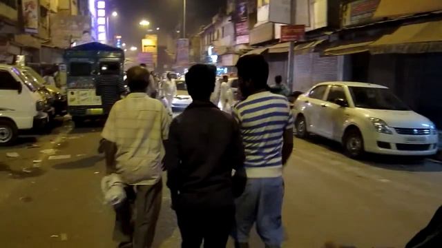 Индия, Дели. Ночной город.