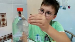 Фокус с водой: минифигурки Лего и мини кола | Левитация в бутылке с водой