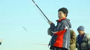 Весення рыбалка на Ангаре ловля с Заберега .