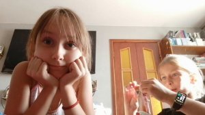 Пробую с  подругой вкусняшки