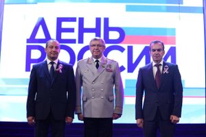 Вениамин Кондратьев в День России вручил награды выдающимся жителям нашего края