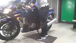 Мотоцикл Suzuki SV1000S 2005-го года