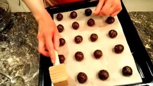 Шоколадное печенье. Шоколадное печенье с орехами. Печенье шоколадно ореховое.