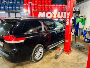 Замена масла в АКПП Toyota Sienna Aisin U660e