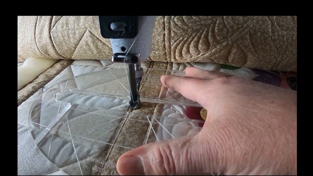 Forget Me Knot Heirloom ; Traditional Applique Quilt with Secondary designs ; free motion quilting смотреть онлайн